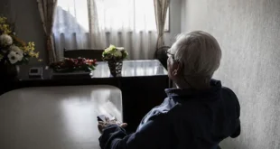 Ông Tadakatsu Kinjo đã nhận ra vấn đề của con và giúp đỡ con hòa nhập xã hội. Ảnh: Shiho Fukada/ Bloomberg.